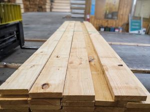 mua gỗ thông nhập khẩu ở đâu uy tín. công ty cptm tân phú chuyên cung cấp gỗ thông xẻ. liên hệ mr phong 0982631199