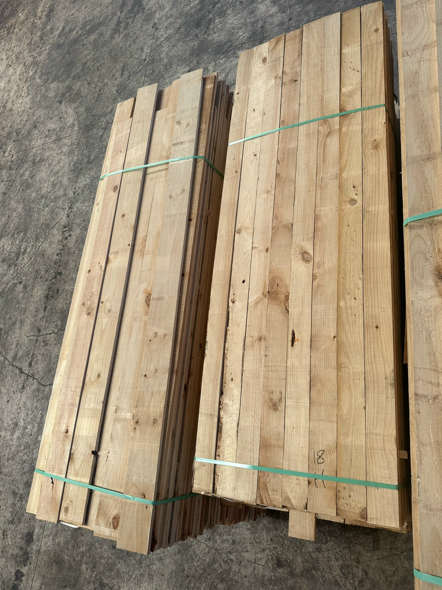 gỗ thông 25mm Newzeland