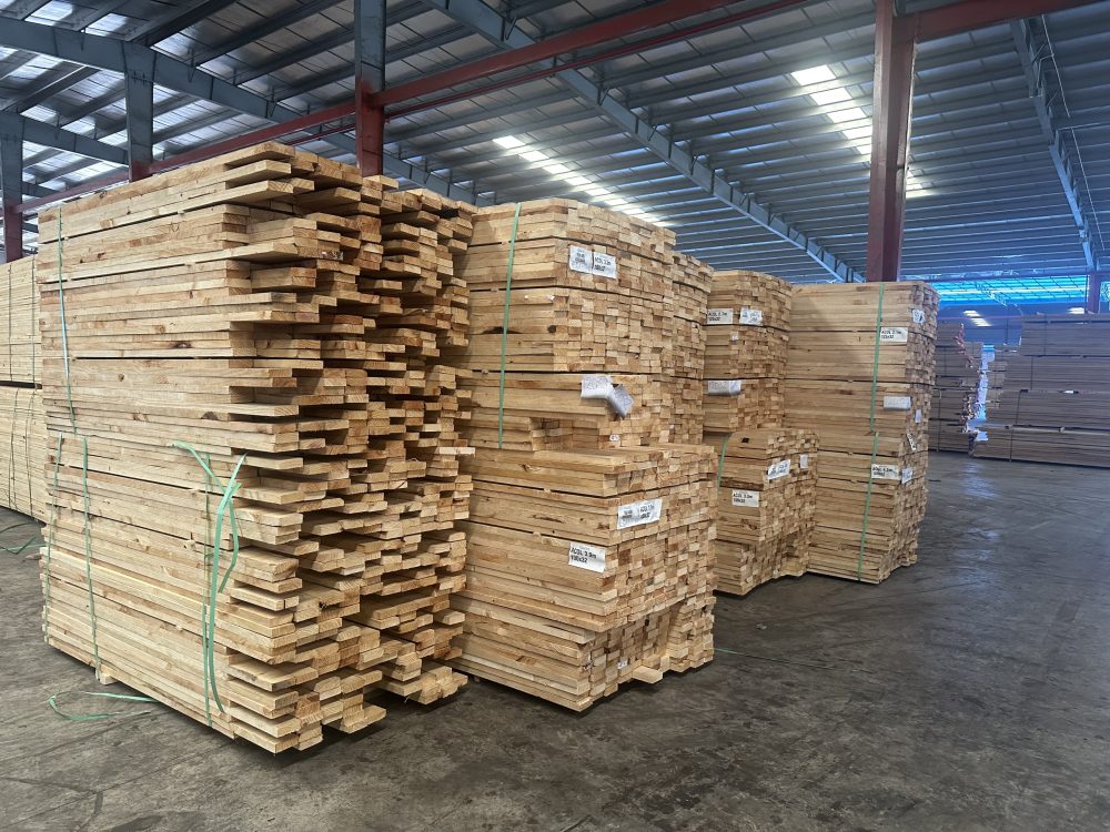 Gỗ thông xẻ 32mm col newzeland