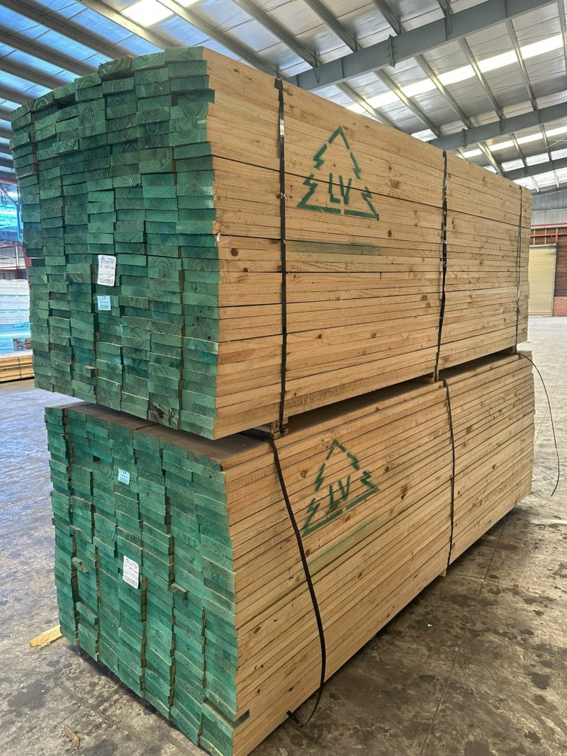 gỗ thông 32mm IND chile