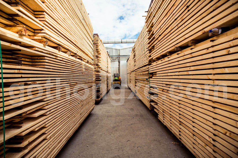 Bán gỗ thông xẻ nhập khẩu tại quận 9